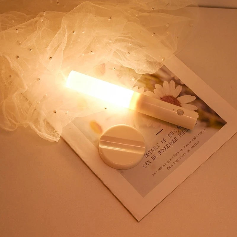 luz noturna led,kit luz noturna sensor,luminaria magnetica recarregavel,luz noturna sem fio,abajur com sensor,luminaria cabeceira led,luz noturna parede,iluminacao noturna inteligente