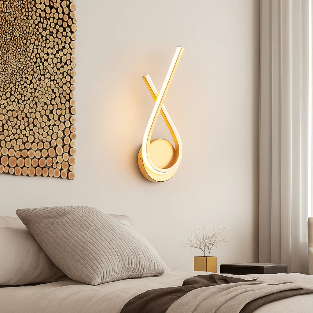 arandela led curva, luminária minimalista parede, arandela moderna quarto, arandela dourada led, arandela preta led, iluminação decorativa parede, luminária curva 38cm, arandela sala contemporânea, luz quente bivolt parede, arandela para cabeceira moderna