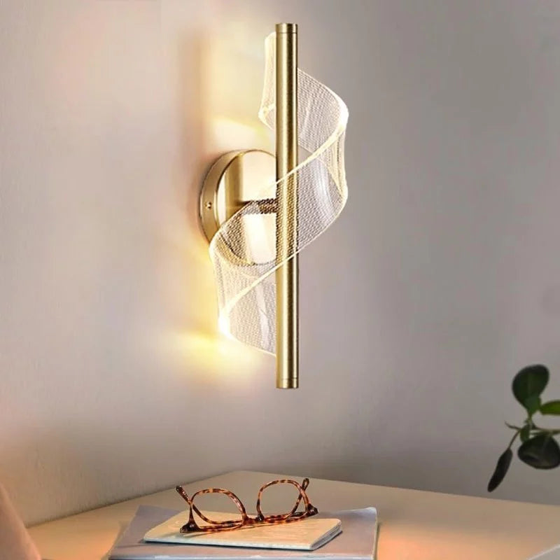 arandela led dourada, arandela espiral, luminária parede moderna, arandela nórdica, luz decorativa parede, arandela led 110 220v, arandela acrílico ondas, luminária dourada moderna, arandela para sala quarto, iluminação nórdica