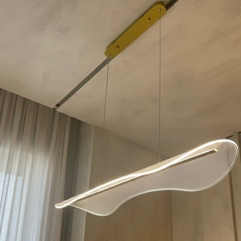 lustre acrilico dourado,pendente minimalista dourado,pendente moderno acrílico,green age lustre acrílico,pendente sala de jantar dourado,iluminação minimalista moderna,pendente led 3 em 1,lustre decorativo moderno,lustre acrílico ondulado,pendente gourmet moderno