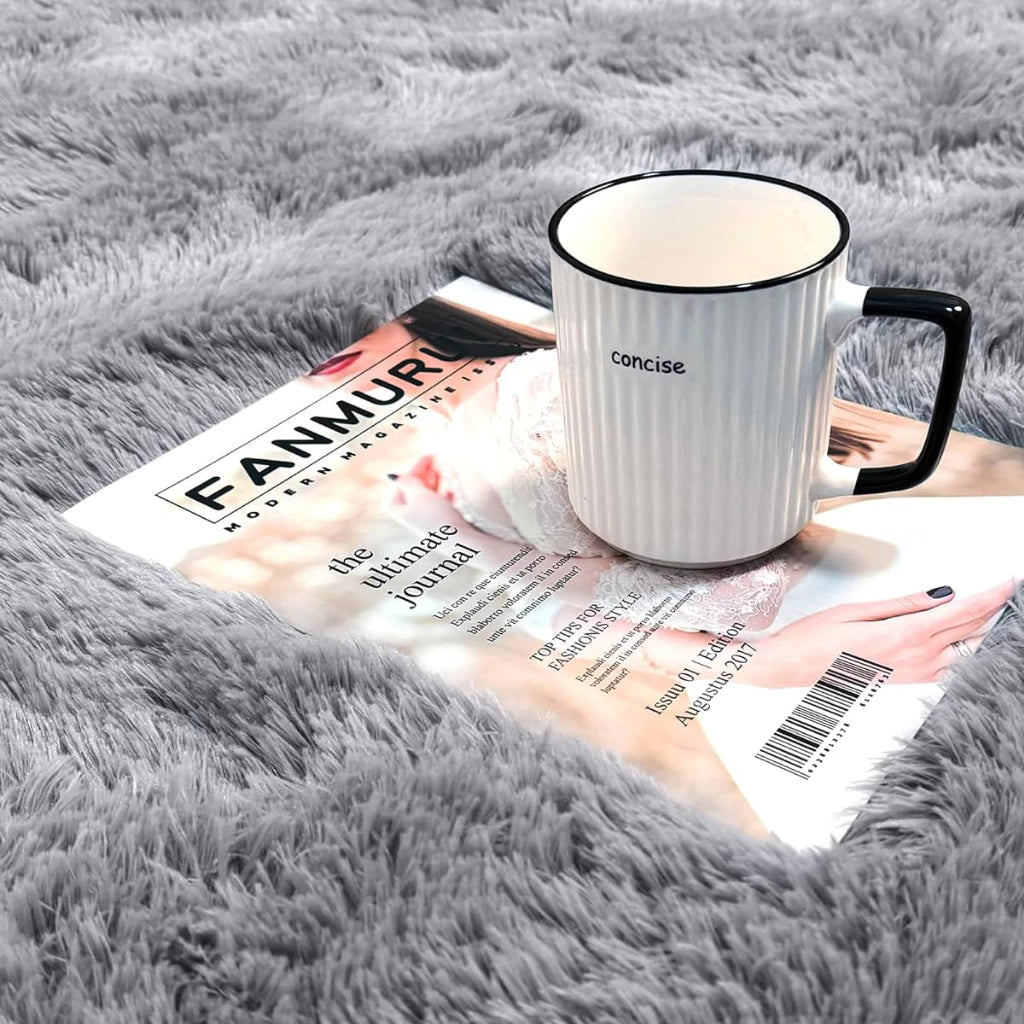 tapete peludo, tapete 3x2 grande, tapete felpudo sala, tapete macio quarto, tapete antiderrapante grande, tapete peludo cinza, tapete confortável sala, tapete alto felpudo, tapete decorativo grande, tapete lavável máquina